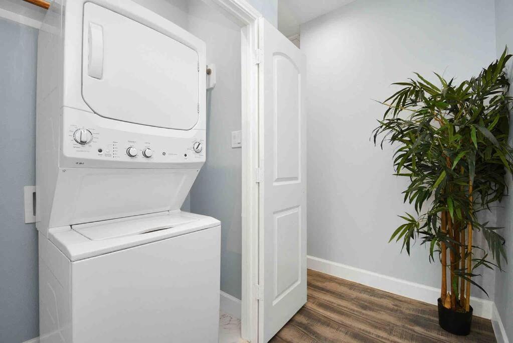 Cheerful House Lking Bedl Med Center, Tsu, Uh, Zoo Tatil Evi